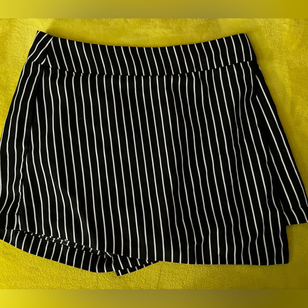 EUC size small skort